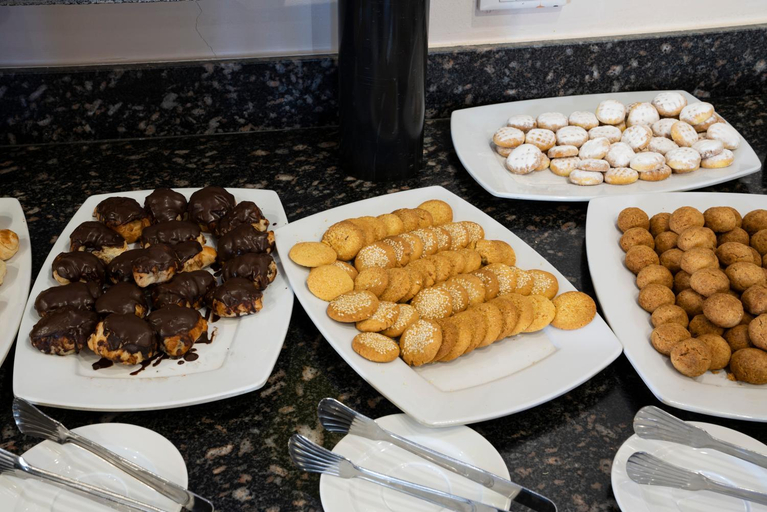 Food & Drinks 4, Al Dora Residence Apartments, Al-Ghurdaqah