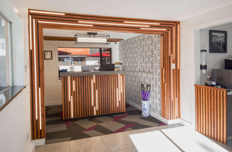 Public Area 2, Coast Metro Vancouver Hotel, Greater Vancouver