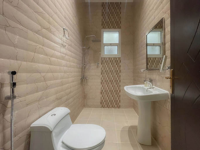 Bathroom shower, Arjan Park alkhalij, Riyadh