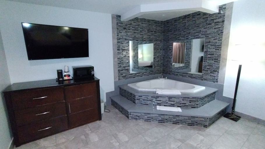 Bathroom 4, Baymont by Wyndham Ontario, San Bernardino