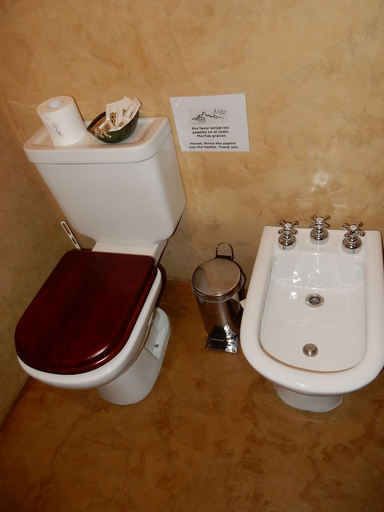 Bathroom 3, Cabanas Alechen, Lago Argentino