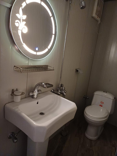 Bathroom 3, Frank-inn Guest House Islamabad, Islamabad
