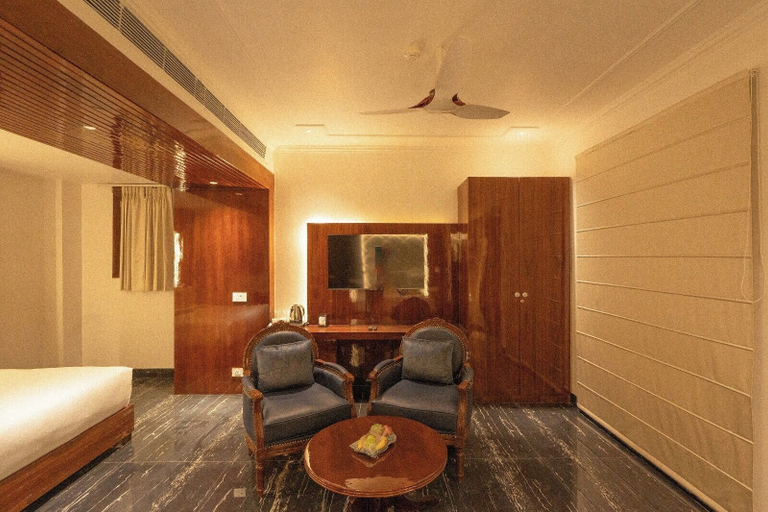 Room 5, Gajraula Sukhdev Dhaba & Resort, Amroha