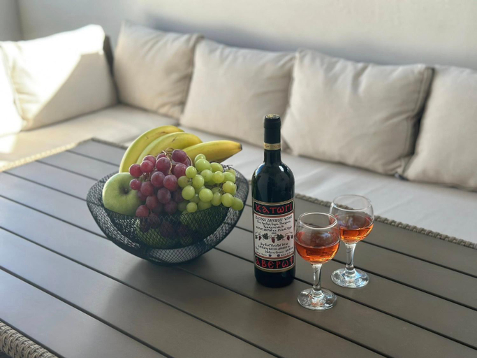 Food & Drinks 5, Avres Apartments, Thessaly