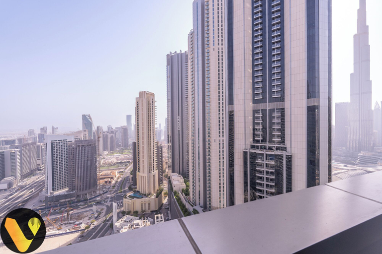 Balcony 5, Vogue Stylish Apt Near Dubai Mall & Burj, Dubai