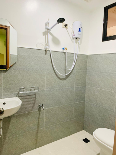 Bathroom 5, Krizma Inn, El Nido