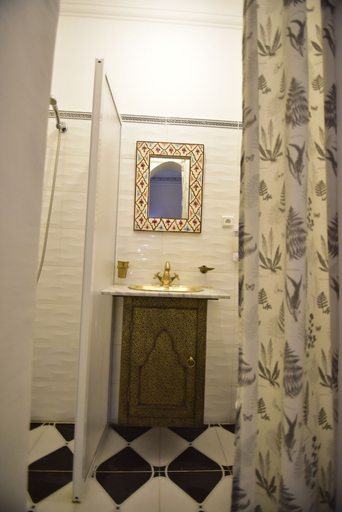 Bathroom, Zoco Riad, Tanger-Assilah