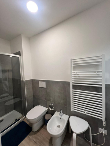 Bathroom 3, Residence della Accademia, Modena