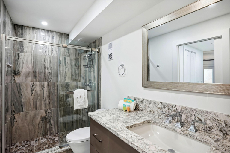 Bathroom 3, Emerald Isle 403 - Premier, Pinellas