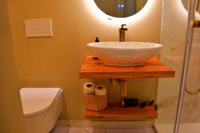 Bathroom 2, Outeiro do Alamo by Portus Alacer, Fronteira