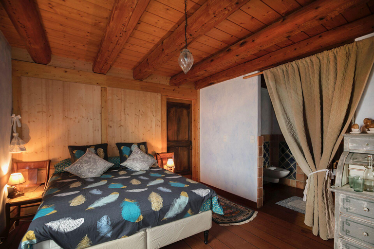 Bedroom 2, La Grange d'Hannah - gîte & chambre d'hôtes de charme, Haut-Rhin