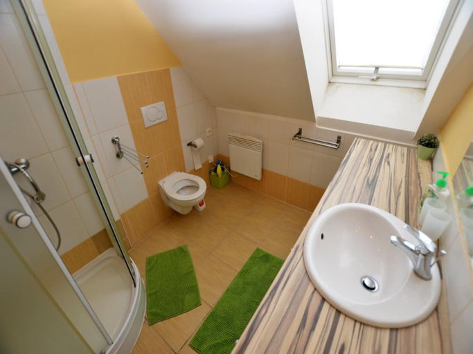 Bathroom 3, Holiday Home Medenec near Alsovka Ski Slope, Chomutov