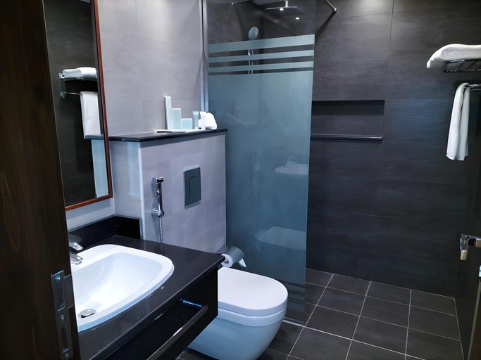 Bathroom 5, Tulip Inn Majan Hotel & Suites Salalah, Salalah