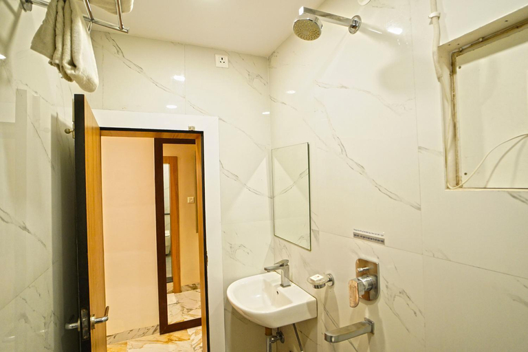 Bathroom 4, Hotel Ekta International, Deoghar