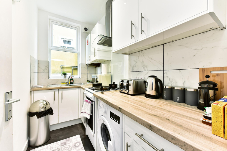 Private kitchen, Drayton Green Road, London