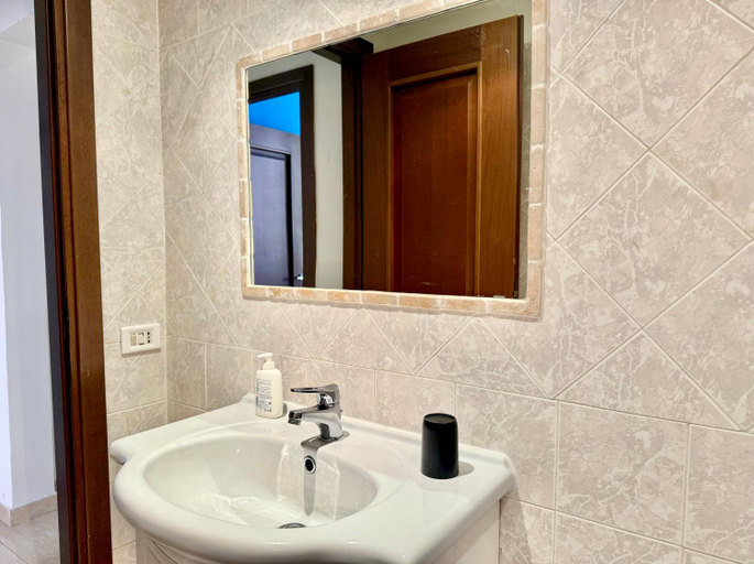 Bathroom 3, Dimora Flavia, Rome