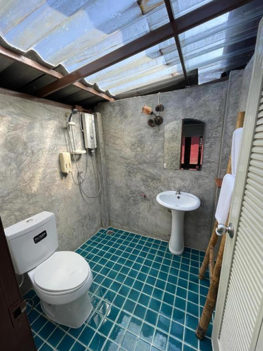 Bathroom 3, Nai Khun Khao Resort, Samoeng