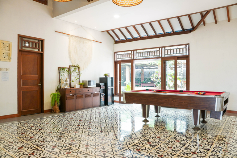 Others 5, Rumah Canda, Bandung