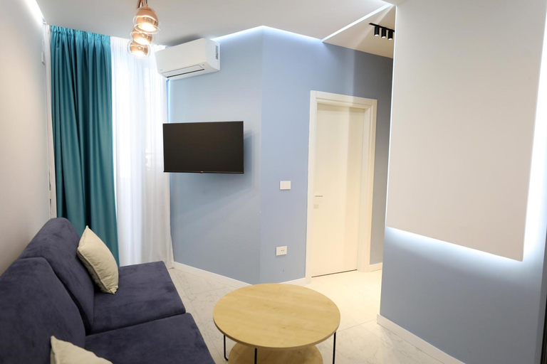 Others 5, Azure Sea Apartments, Sarandës