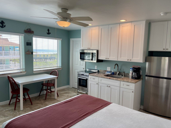 Room 5, Beachgate Condo Suites And Hotel 232+233 2 Bedroom Condo, Nueces