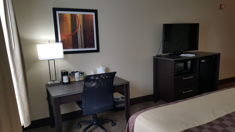 Bedroom 3, Best Western Teal Lake Inn, Audrain