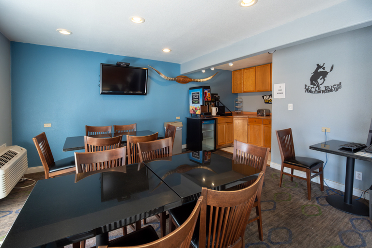 Food & Drinks 3, Capital O Hotel Inn Pendleton I-84, Umatilla