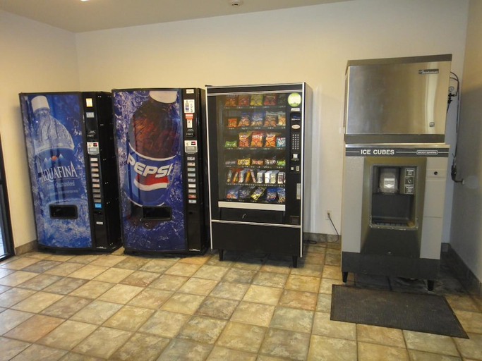 Food & Drinks 3, Red Roof Inn Kokomo, Howard