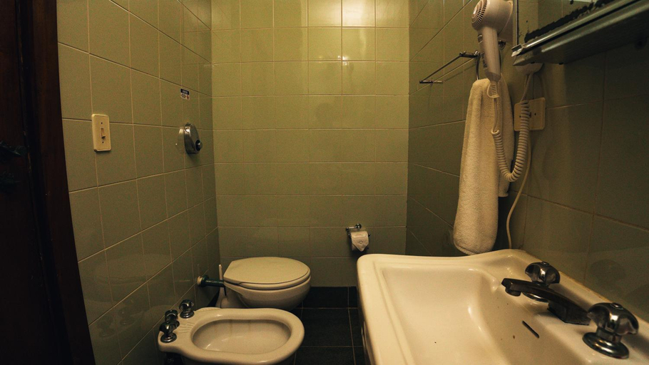 Bathroom 4, Canto das Laranjeiras Beach Club Guaiuba, Guarujá