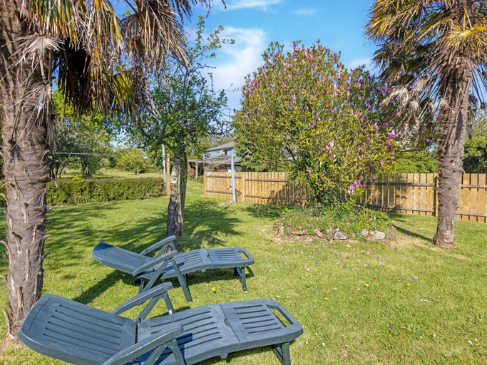 Others 3, Charming Home with Orchard, Manche
