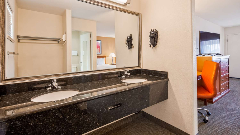 Bathroom 4, Best Western Golden Key, Placer
