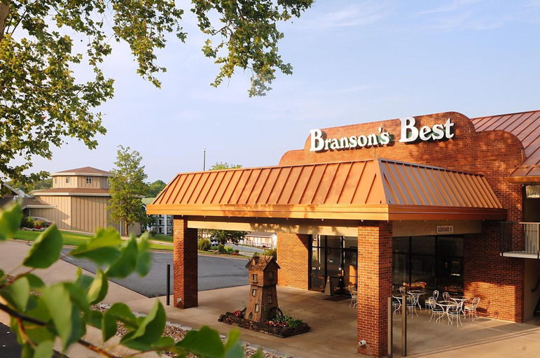 Exterior & Views 1, Branson's Best, Taney