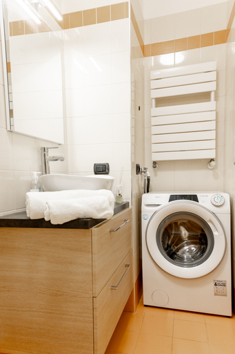 Bathroom 5, Charming Two Bedroom Apartment, Venezia