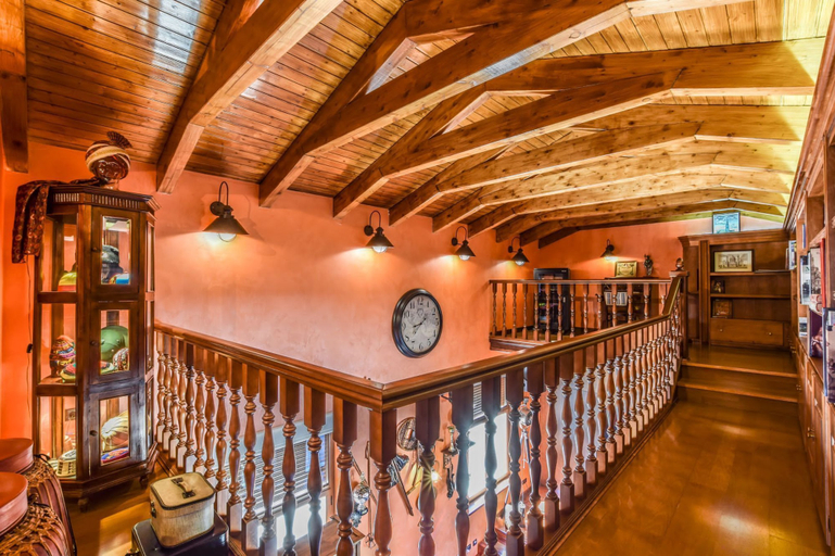 Library 5, La Casa del Trotamundos, Zamora