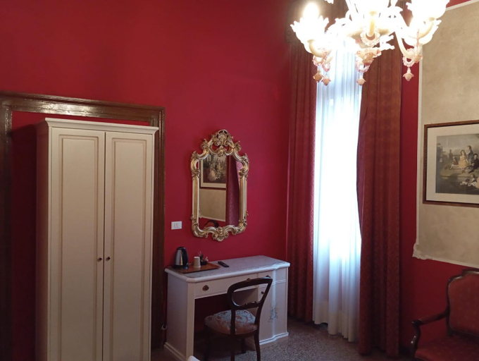 Others 5, AlPalazzoLionMorosini, Venezia
