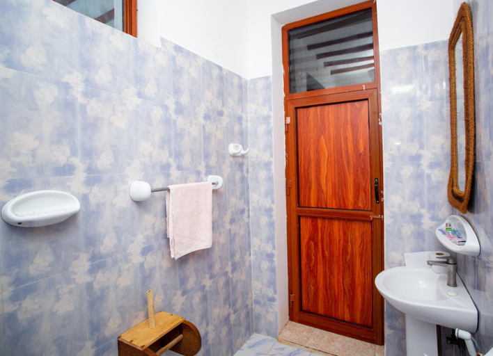 Bathroom 3, Utulivu Bungalow nungwi5, Kaskazini 'A'