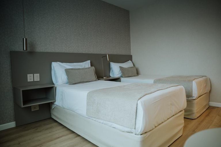 Bedroom 3, Hotel Las Lengas, Ushuaia