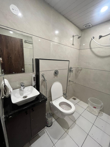 Bathroom 4, Jeel Pearl Hotel, Udaipur