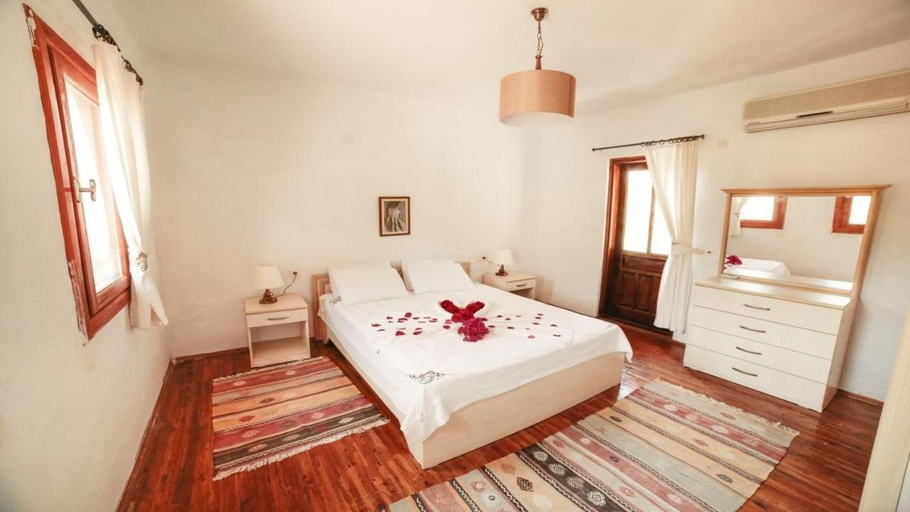 Bedroom 1, Kleo Cottages, Kaş