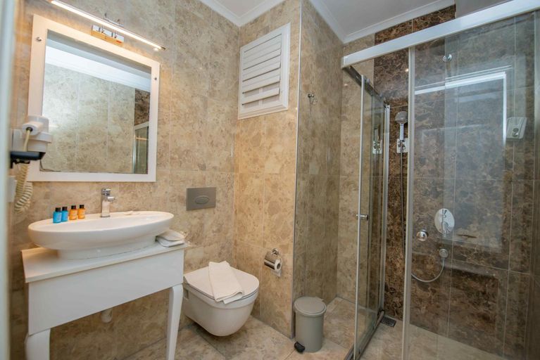 Bathroom 4, Cennet Life Otel, Fethiye