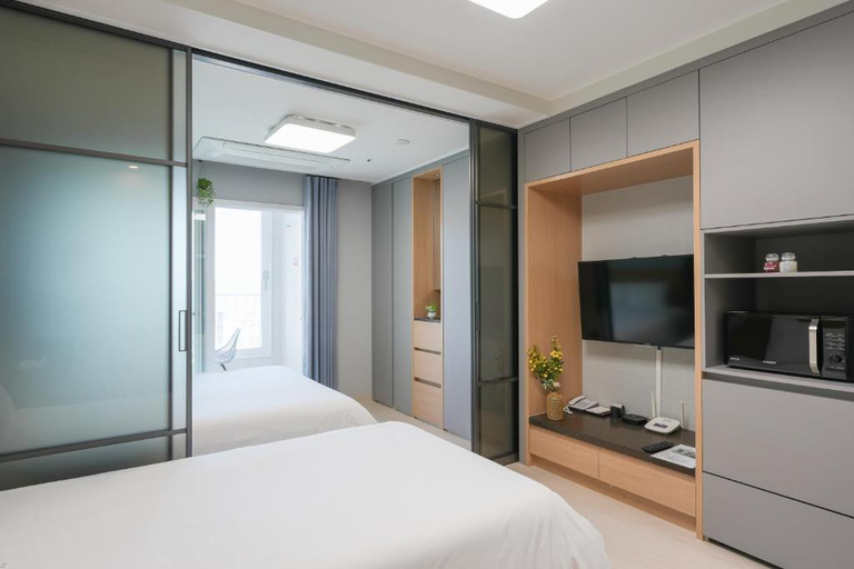 Bedroom 3, Yeosu First City Hotel, Yeosu