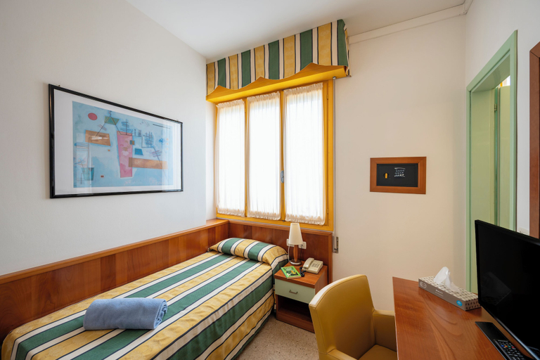 Bedroom 3, Hotel Luna, Venezia
