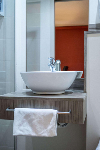 Bathroom 4, Brit Hotel Foix, Ariège