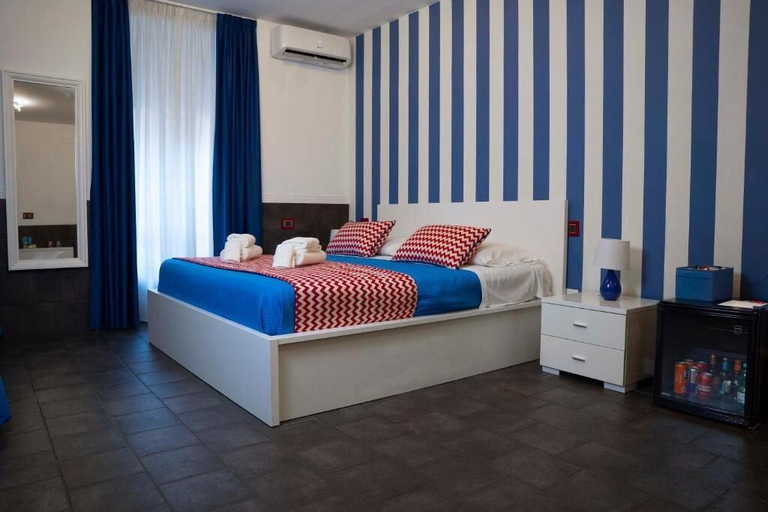 Bedroom 4, Yacht Club Angioino, Napoli