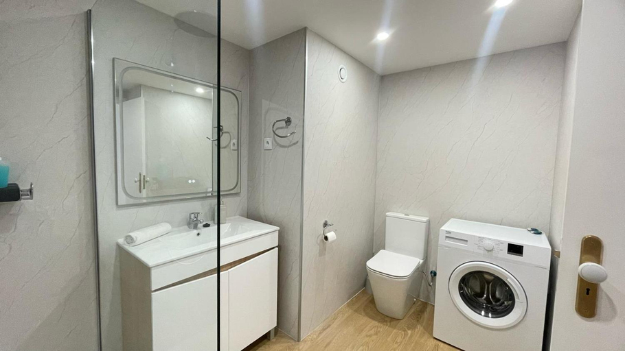 Bathroom, Atlantic Gardens Beach - atlanticgardensbeach com, Funchal