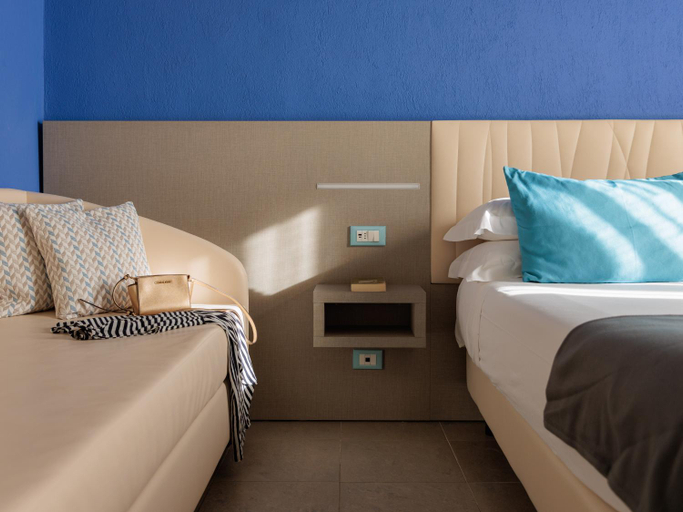 Bedroom 2, Hotel Nina, Livorno