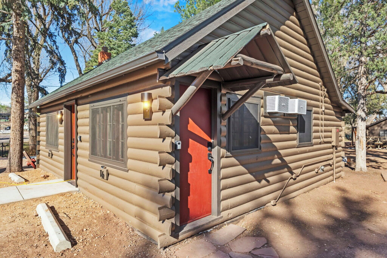 Primary image, Timber Lodge Cabin 16, El Paso