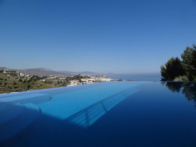 Swimming pool 3, Vista Bonita Apartments, Granada