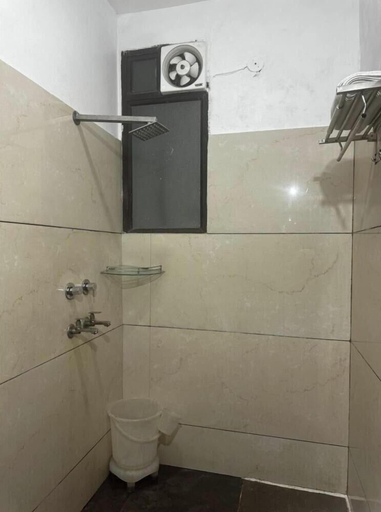 Bathroom 5, Green Castle, Panipat