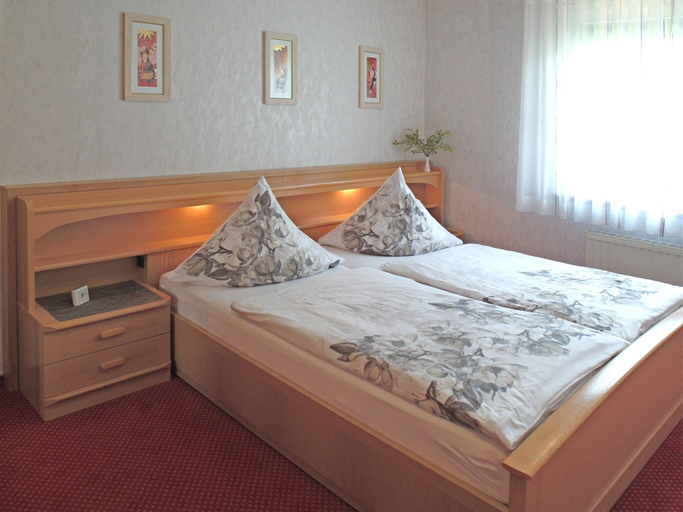 Bedroom 2, Ferienwohnung in der Nahe des Skigebietes, Waldeck-Frankenberg