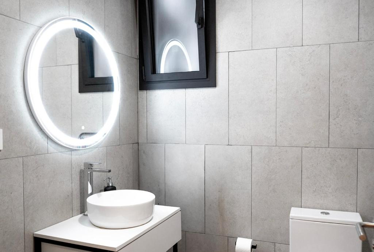 Bathroom, Reding 22 Apartments, Tarragona
